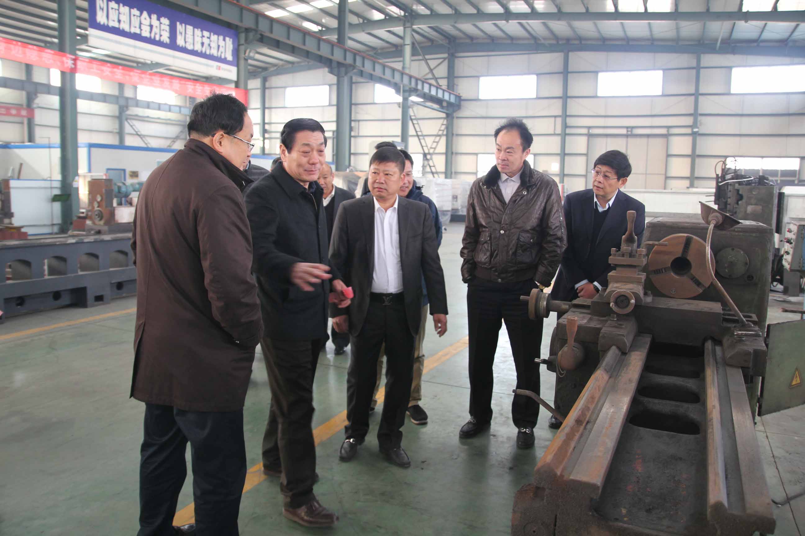 市人大常委會(huì)副主任姜繁茂調(diào)研機(jī)床再制造、節(jié)能降耗實(shí)施情況